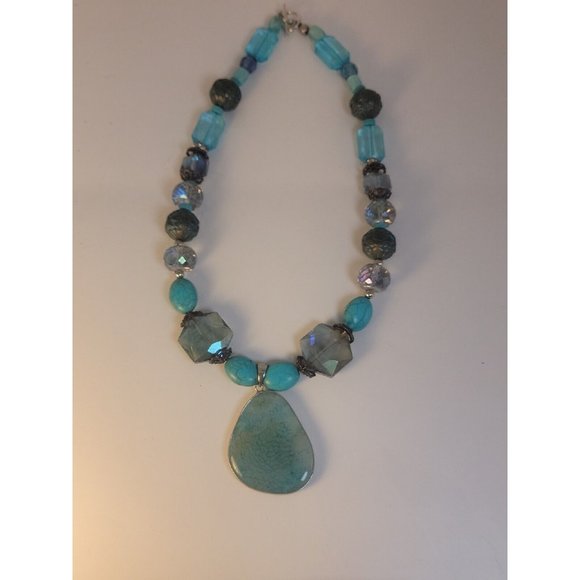 Sky Blue Agate Glass And Turquoise Colored Stones Silver Tone Necklace - Picture 5 of 13